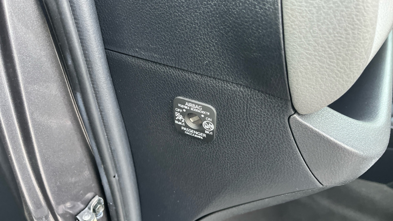 Toyota Yaris 1.5 VVT-i Icon Tech 5dr Petrol Hatchback